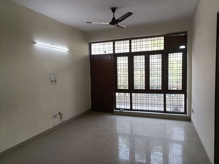 Room, sector 22 4 Bedroom 2550 Sq.Ft. Builder Floor In Sector 22 Gurgaon 10623862