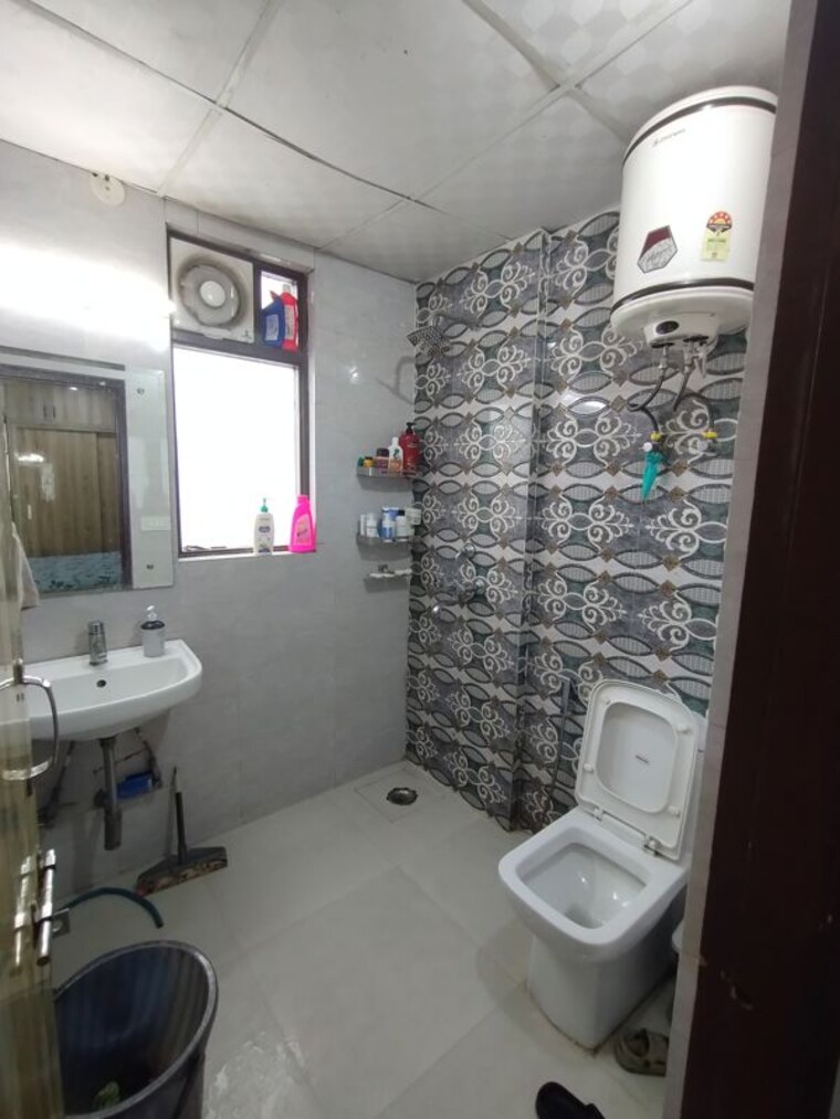 Bathroom, bcc-bharat-residency 2 Bedroom 750 Sq.Ft. Apartment In Indrapuram Ghaziabad 10623874