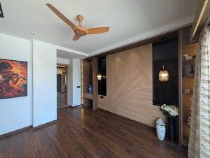 Room in 4 BHK Builder Floor at Sector 23 – for Rent