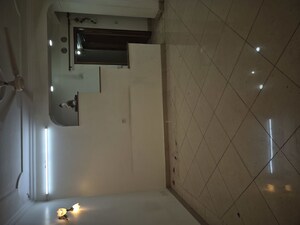 Bathroom in 3.5 BHK Apartment at Mayur Vihar – for Rent