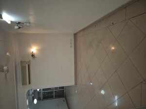 Furnished Amenities in 3.5 BHK Apartment at Mayur Vihar – for Rent