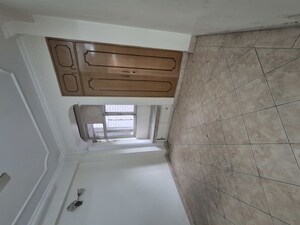 Furnished Amenities in 3.5 BHK Apartment at Mayur Vihar – for Rent