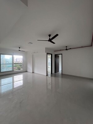 Room in 3 BHK Apartment at Andheri West – for Rent