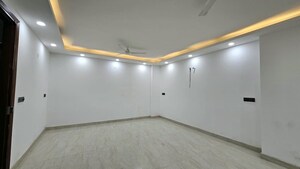 Room in 3 BHK Apartment at Saket – for Rent