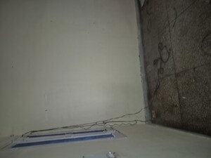 Room in 1.5 BHK Apartment at Mayur Vihar – for Rent