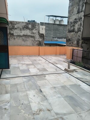 Balcony in 2 BHK Independent House at RWA Apartments Sector 52, Sector 52 – for Rent