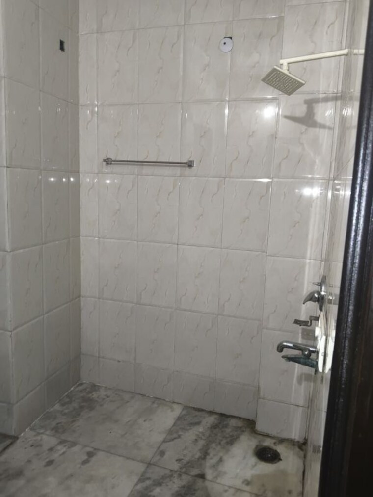 Bathroom, rwa-apartments-sector-52 2 Bedroom 1000 Sq.Ft. Independent House In Sector 52 Noida 10623919