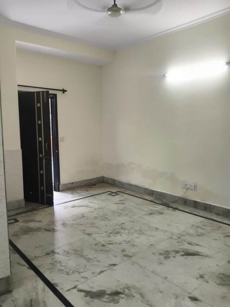 Room, rwa-apartments-sector-52 2 Bedroom 1000 Sq.Ft. Independent House In Sector 52 Noida 10623919