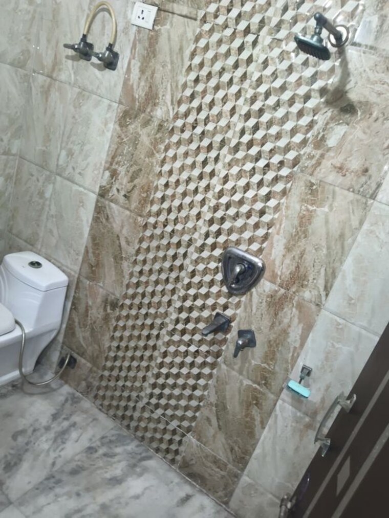 Bathroom, rwa-apartments-sector-52 2 Bedroom 1000 Sq.Ft. Independent House In Sector 52 Noida 10623919