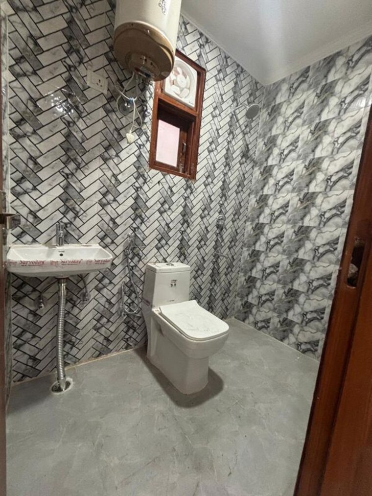 Bathroom, neb sarai 1 Bedroom 450 Sq.Ft. Builder Floor In Neb Sarai Delhi 10623938