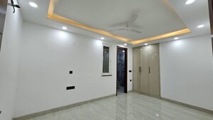 Room in 3 BHK Builder Floor at Saket – for Rent