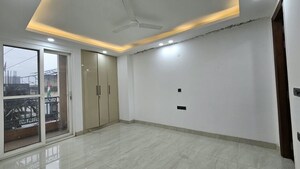 Room in 3 BHK Builder Floor at Saket – for Rent