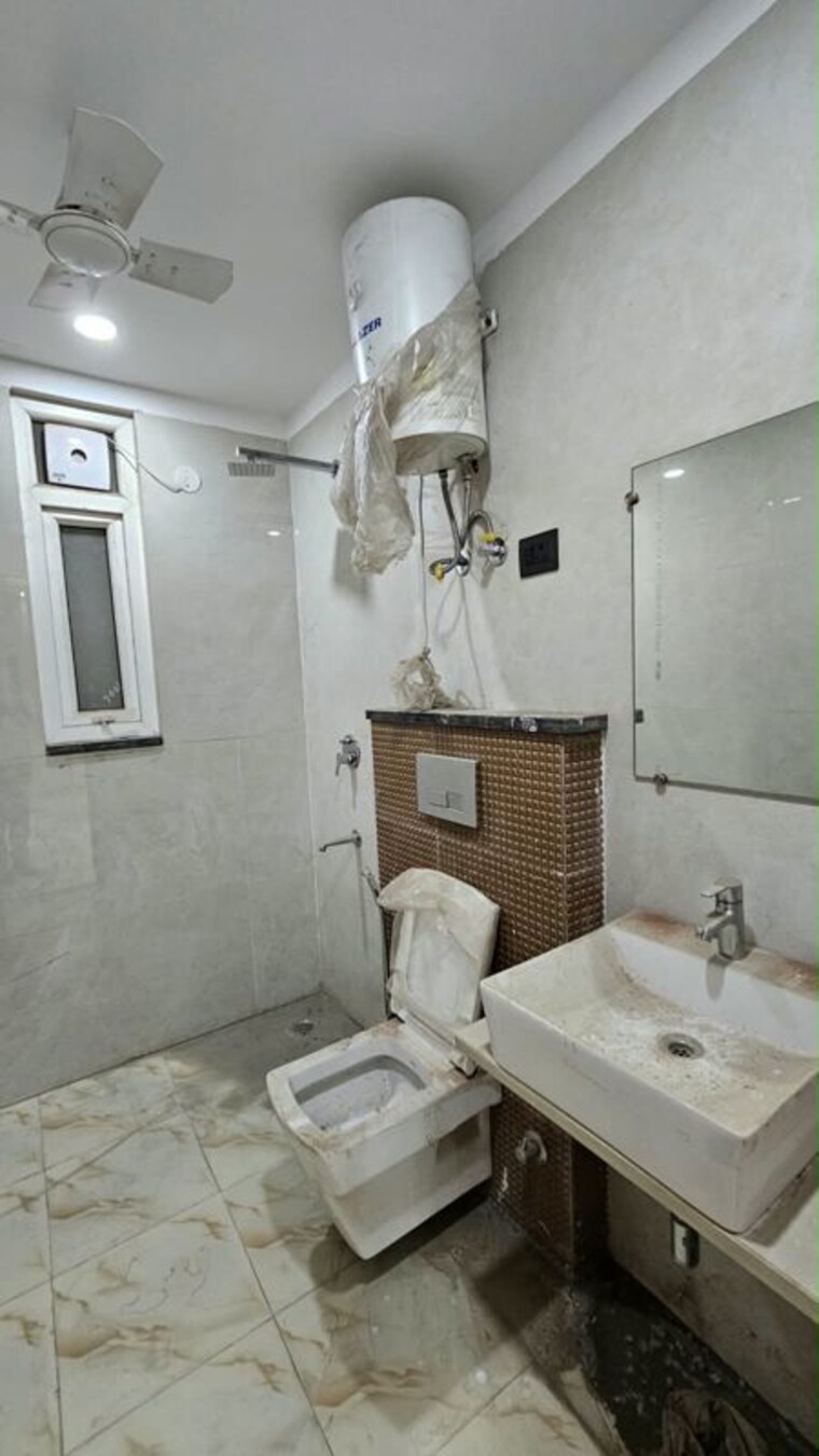 Bathroom, saket 3 Bedroom 1500 Sq.Ft. Builder Floor In Saket Delhi 10623940