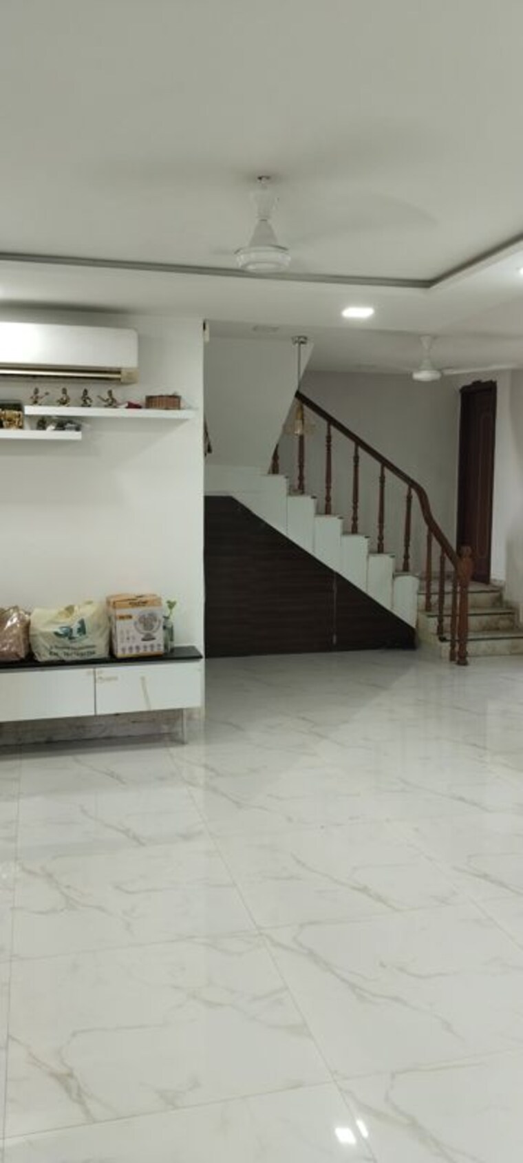 Hall, satellite 3 Bedroom 2700 Sq.Ft. Villa In Satellite Ahmedabad 10623928