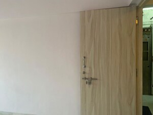 Room in 1 BHK Apartment at Kenwood Apartment, Andheri West – for Sale