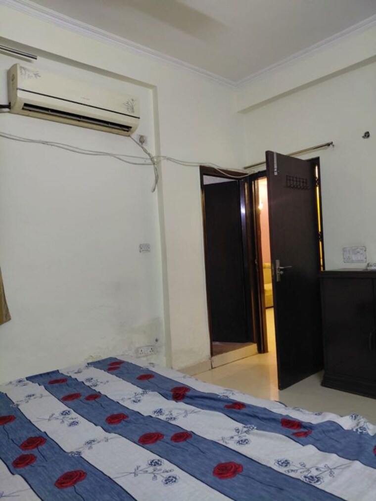 Bedroom, sector 46 4 Bedroom 250 Sq.Mt. Villa In Sector 46 Noida 10623994