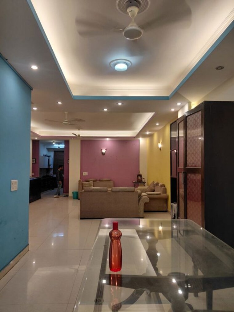 Team Area, sector 46 4 Bedroom 250 Sq.Mt. Villa In Sector 46 Noida 10623994