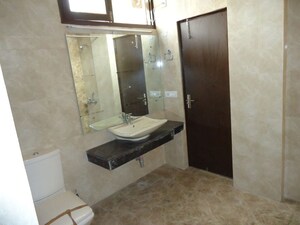 Bathroom in 4 BHK Villa at Sector 46 – for Rent
