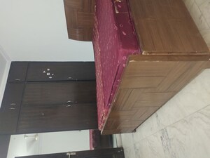 Furnished Amenities in 3 BHK Builder Floor at Greater Kailash I – for Rent