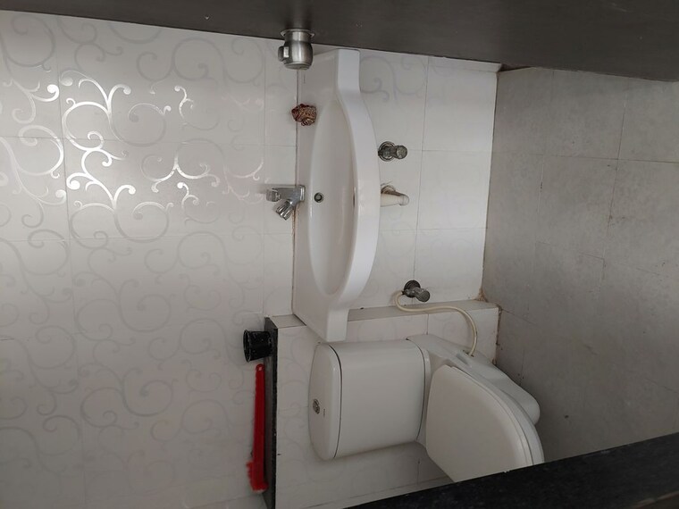 Bathroom, surana-saffron-avenue 1 Bedroom 560 Sq.Ft. Apartment In Bavdhan Pune 10624042
