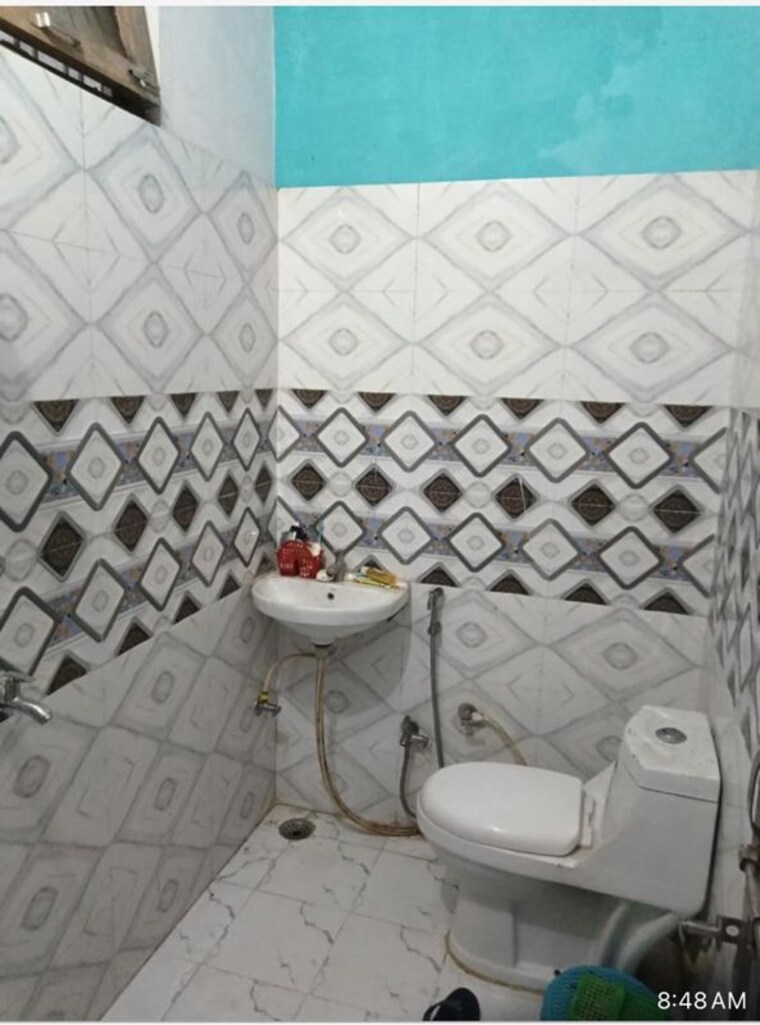 Bathroom, unitech-southcity-gardens 2 Bedroom 1000 Sq.Ft. Builder Floor In Raebareli Road Lucknow 10624040