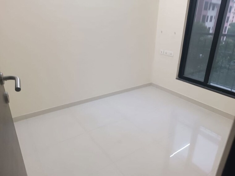 Room, dosti-desire-joy 1 Bedroom 450 Sq.Ft. Apartment In Brahmand Thane 10624053