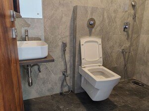 Bathroom in 2 BHK Apartment at Jiten Apartment, Andheri West – for Sale