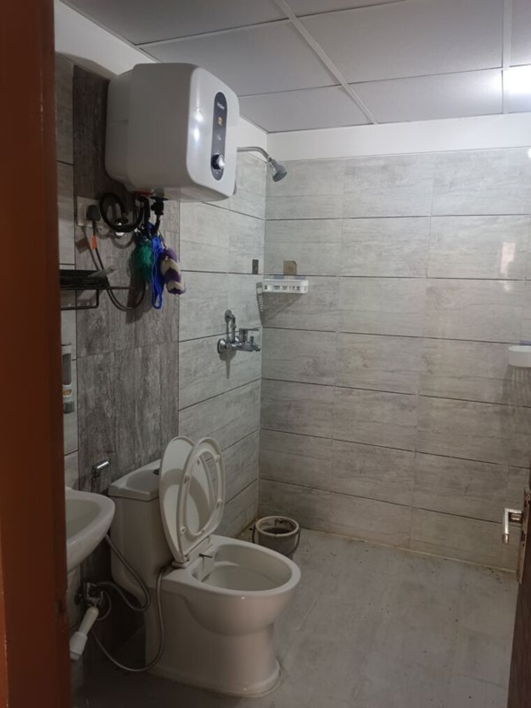 Bathroom, gulshan-bellina 2.5 Bedroom 1105 Sq.Ft. Apartment In Sector 16 Greater Noida Greater Noida 10624070