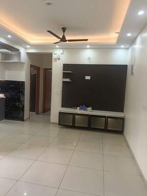 2.5 BHK Apartment For Rent in Gulshan Bellina, Sector 16 Greater Noida