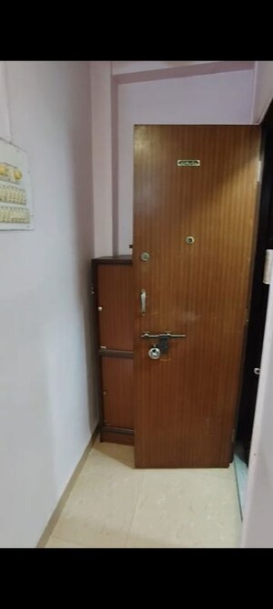 Furnished Amenities in 1 BHK Apartment at Mahim West – for Rent