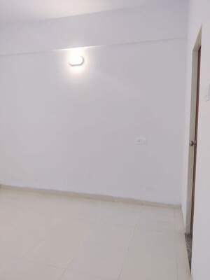 Room in 2 BHK Apartment at Magarpatta Sylvania, Hadapsar – for Rent