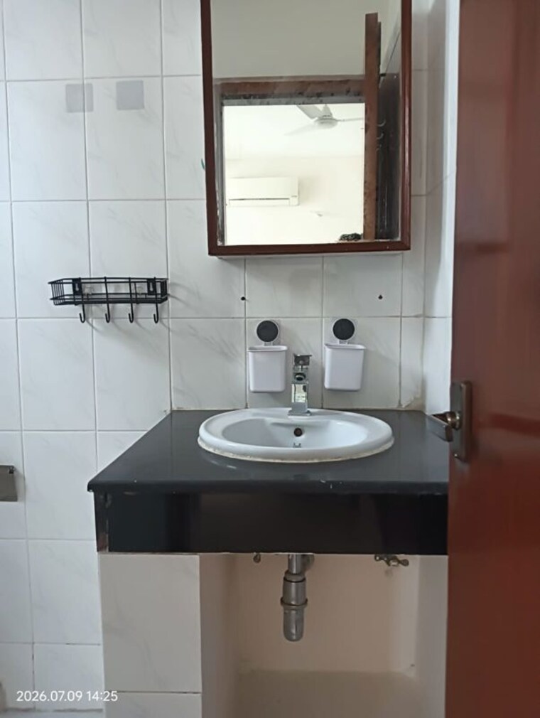 Kitchen, sector 52 2 Bedroom 1200 Sq.Ft. Builder Floor In Sector 52 Gurgaon 10624124