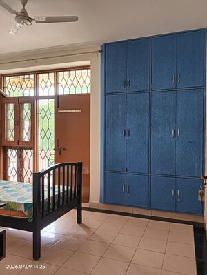 Living Room in 2 BHK Builder Floor at Sector 52 – for Rent