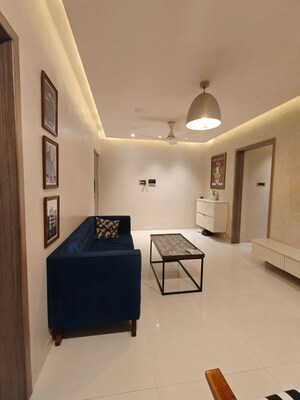 Team Area in 3 BHK Apartment at L Nagpal Jaswant Heights, Khar West – for Sale