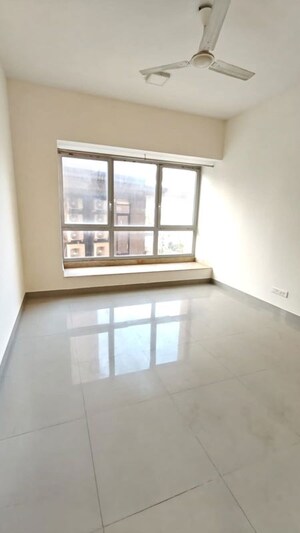 Room in 4 BHK Apartment at DB Woods, Goregaon East – for Sale