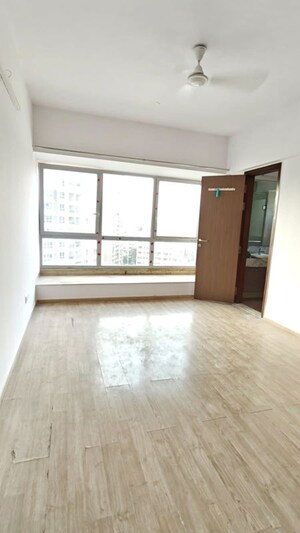 Room in 4 BHK Apartment at DB Woods, Goregaon East – for Sale
