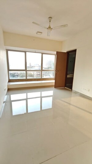 Room in 4 BHK Apartment at DB Woods, Goregaon East – for Sale