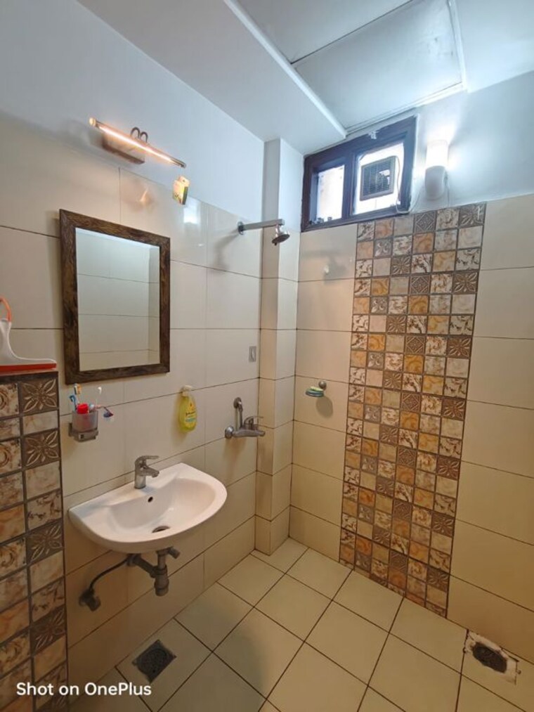 Bathroom, satish-golden-enclave 3 Bedroom 1560 Sq.Ft. Villa In Lohgarh Zirakpur 10624152
