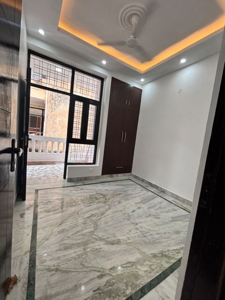 Room, green fields colony 2 Bedroom 225 Sq.Yd. Builder Floor In Green Fields Colony Faridabad 10624161