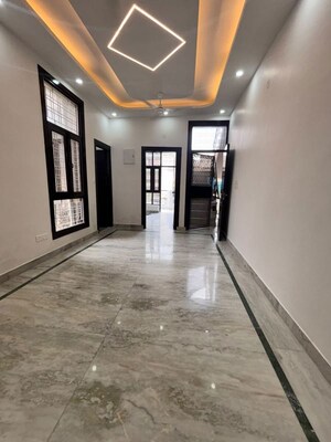 Room in 2 BHK Builder Floor at Green Fields Colony – for Rent