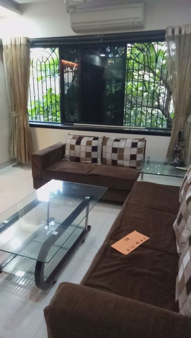 Living Room, vinay khand 1 Pg For Girls In Vinay Khand 1 10624171