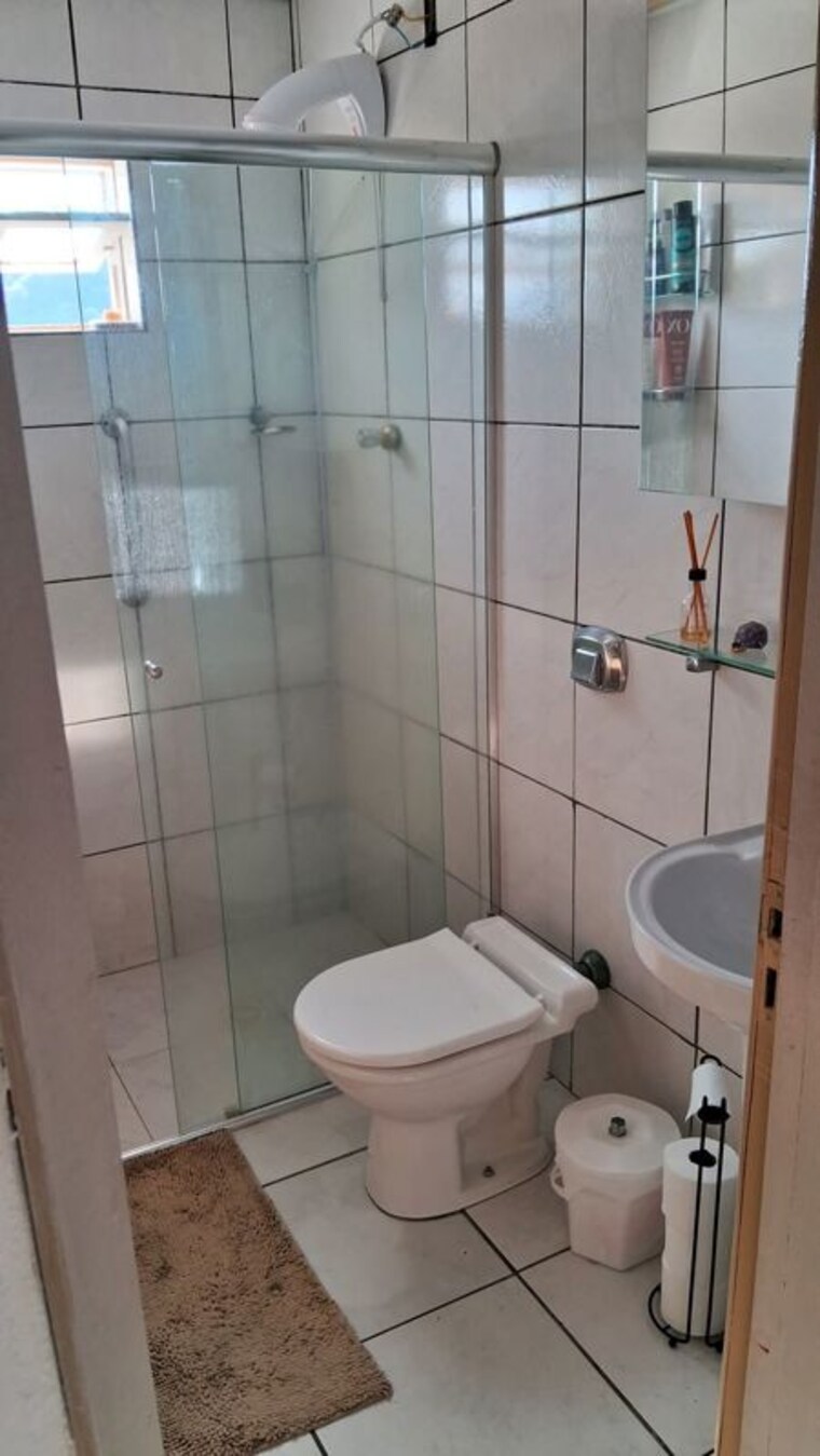 Bathroom, vinay khand 1 Pg For Girls In Vinay Khand 1 10624171