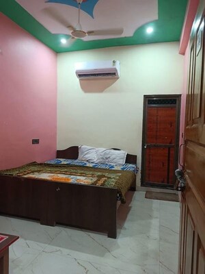 Bedroom in  Pg at Vinay Khand 1 – for Rent