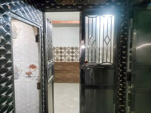 Room in  Builder Floor at Pahar Ganj – for Sale