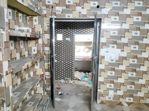 Room in  Builder Floor at Pahar Ganj – for Sale