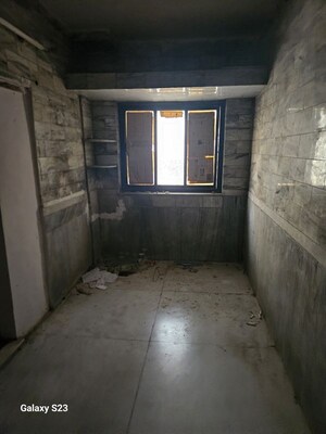 Room in  Apartment at Kandivali West – for Sale