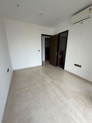 Room in 3 BHK Apartment at Lodha The Park, Worli – for Sale