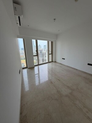 Room in 3 BHK Apartment at Lodha The Park, Worli – for Sale