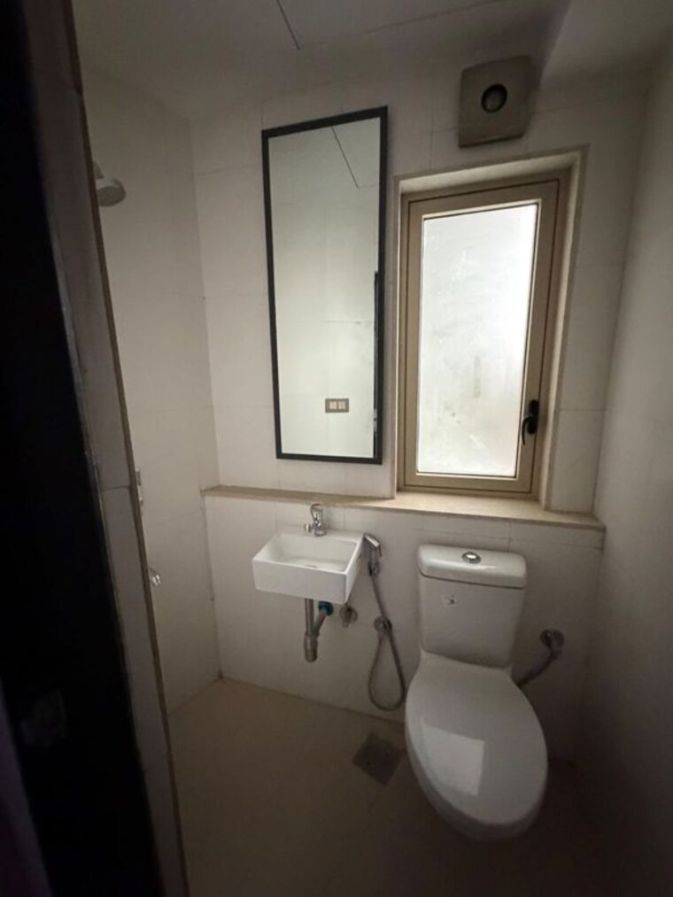 Bathroom, lodha-the-park 3 Bedroom 1254 Sq.Ft. Apartment In Worli Mumbai 10612939
