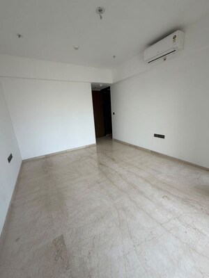 Room in 3 BHK Apartment at Lodha The Park, Worli – for Sale